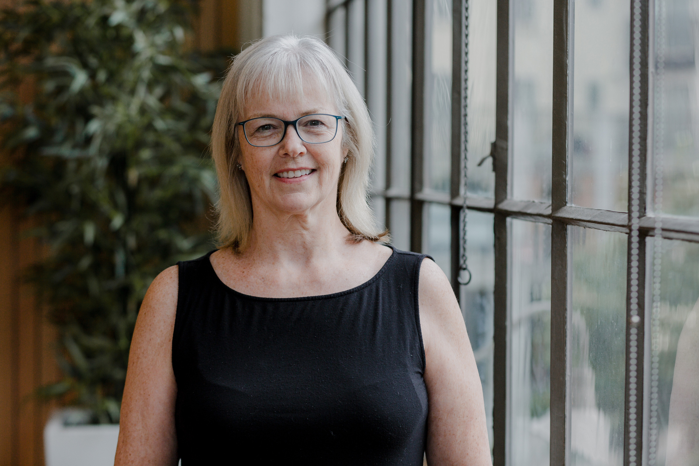 Carol Divers Bio Headshot